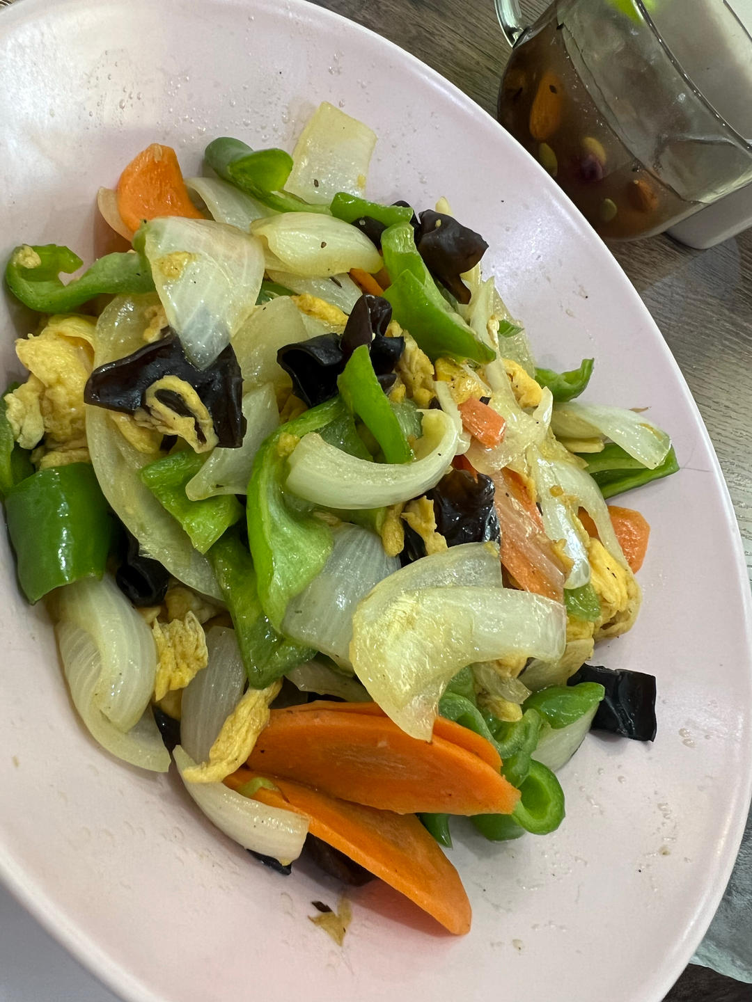 洋葱木耳青椒炒鸡蛋  简单又美味