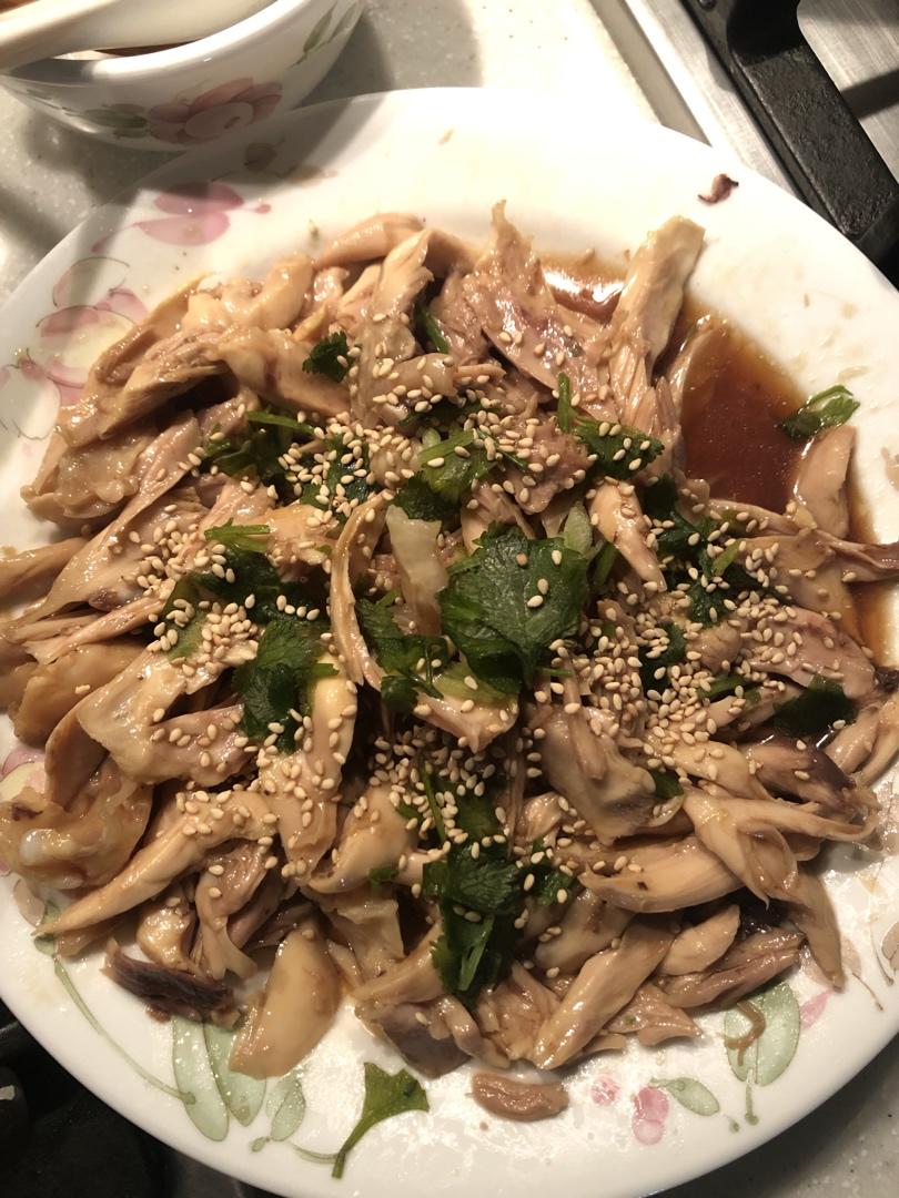 凉拌手撕鸡腿