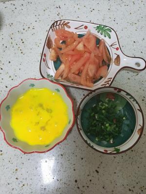 西红柿炒鸡蛋有汤汁的关键的做法 步骤2