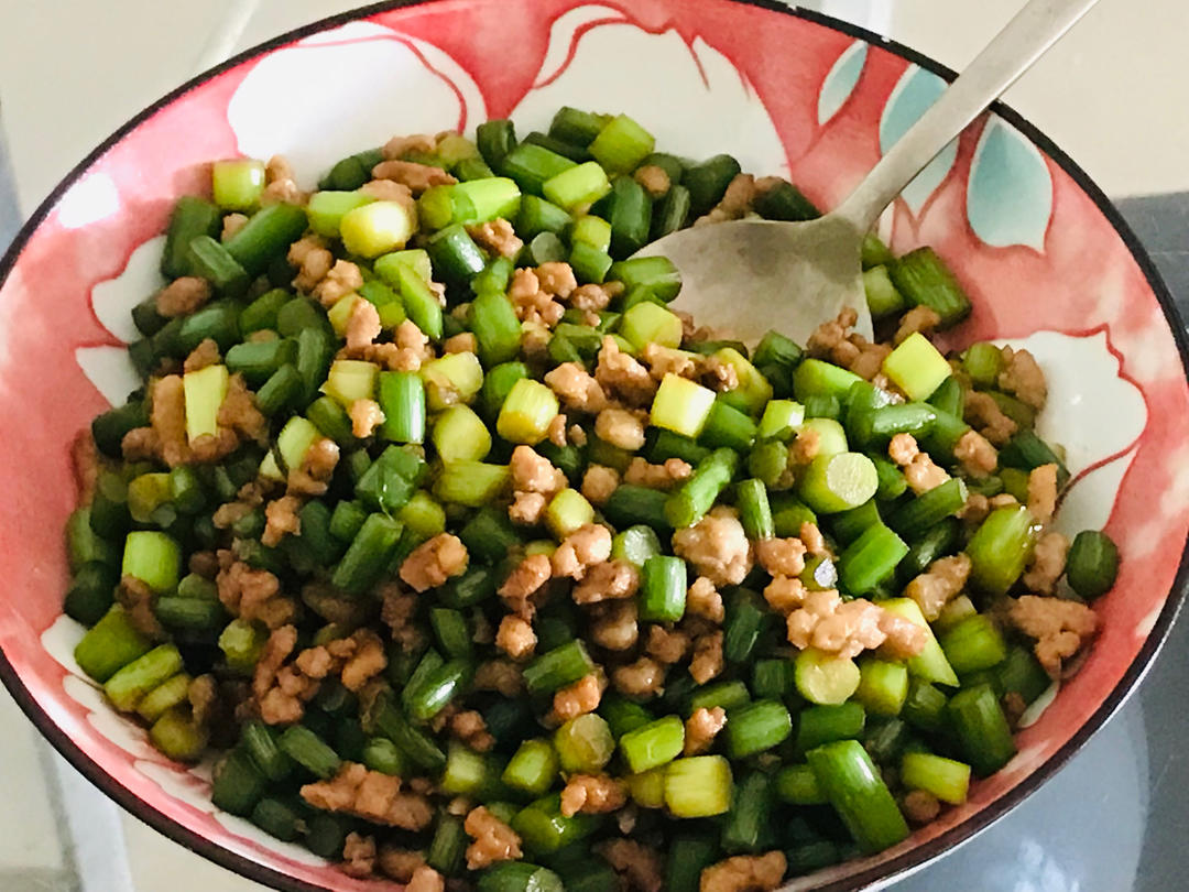 快手又下饭 — 绝味肉沫炒蒜薹丁（苍蝇头（快来做！！！