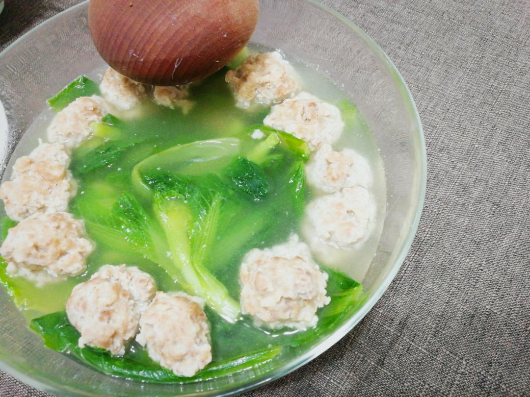 小白菜丸子汤