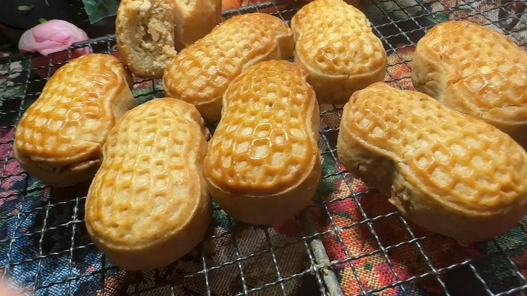 椒盐花生酥皮月饼