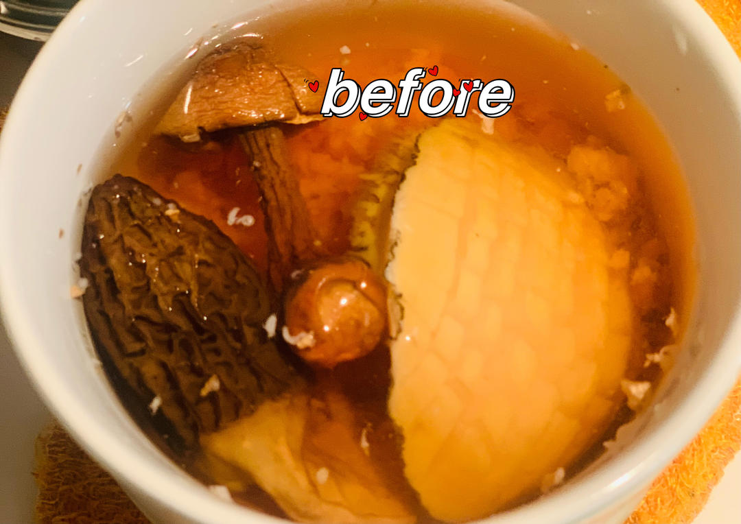 鲍鱼羊肚菌炖瘦肉汁