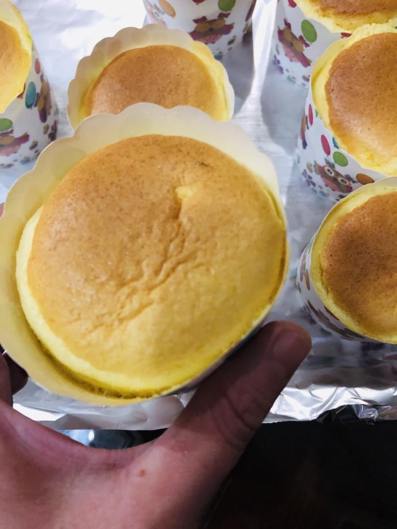 不塌不凹的纸杯戚风蛋糕