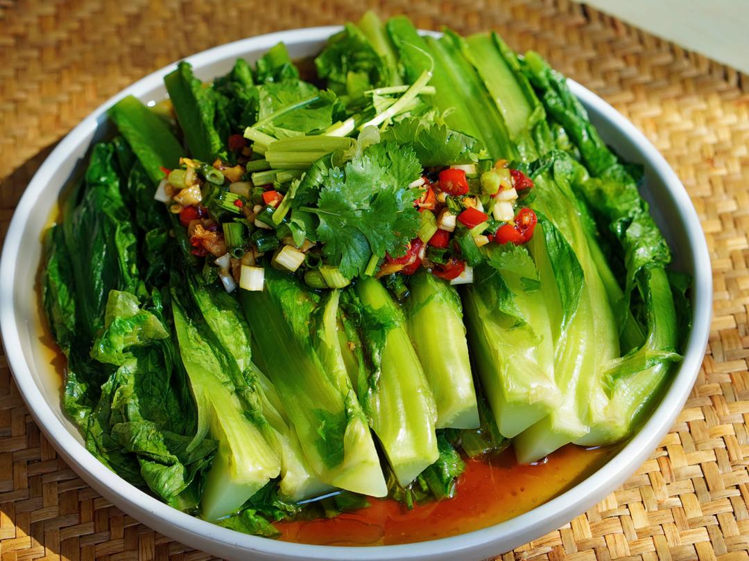 凉拌凤尾油麦菜