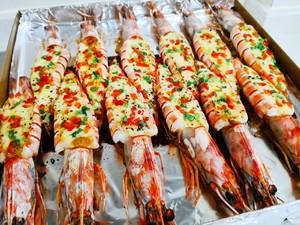 超美味的蒜香芝士烤斑节虾的做法 步骤21