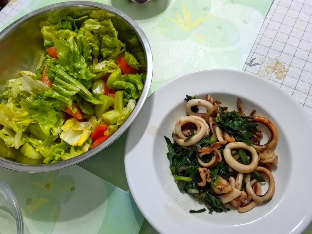 家常韭菜炒鱿鱼须