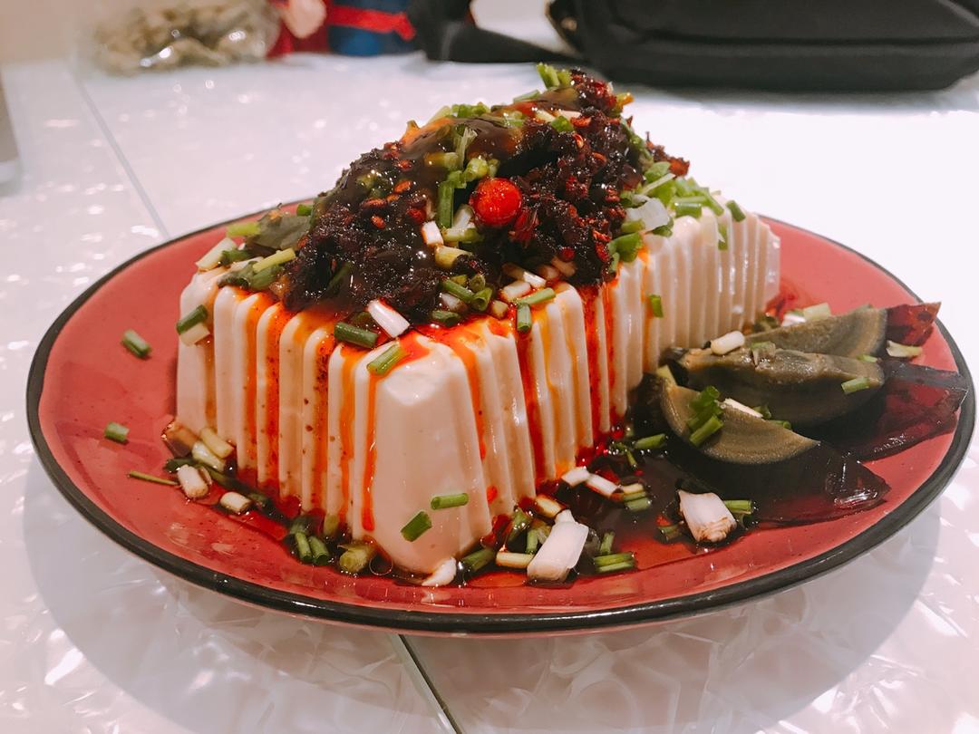 皮蛋拌豆腐