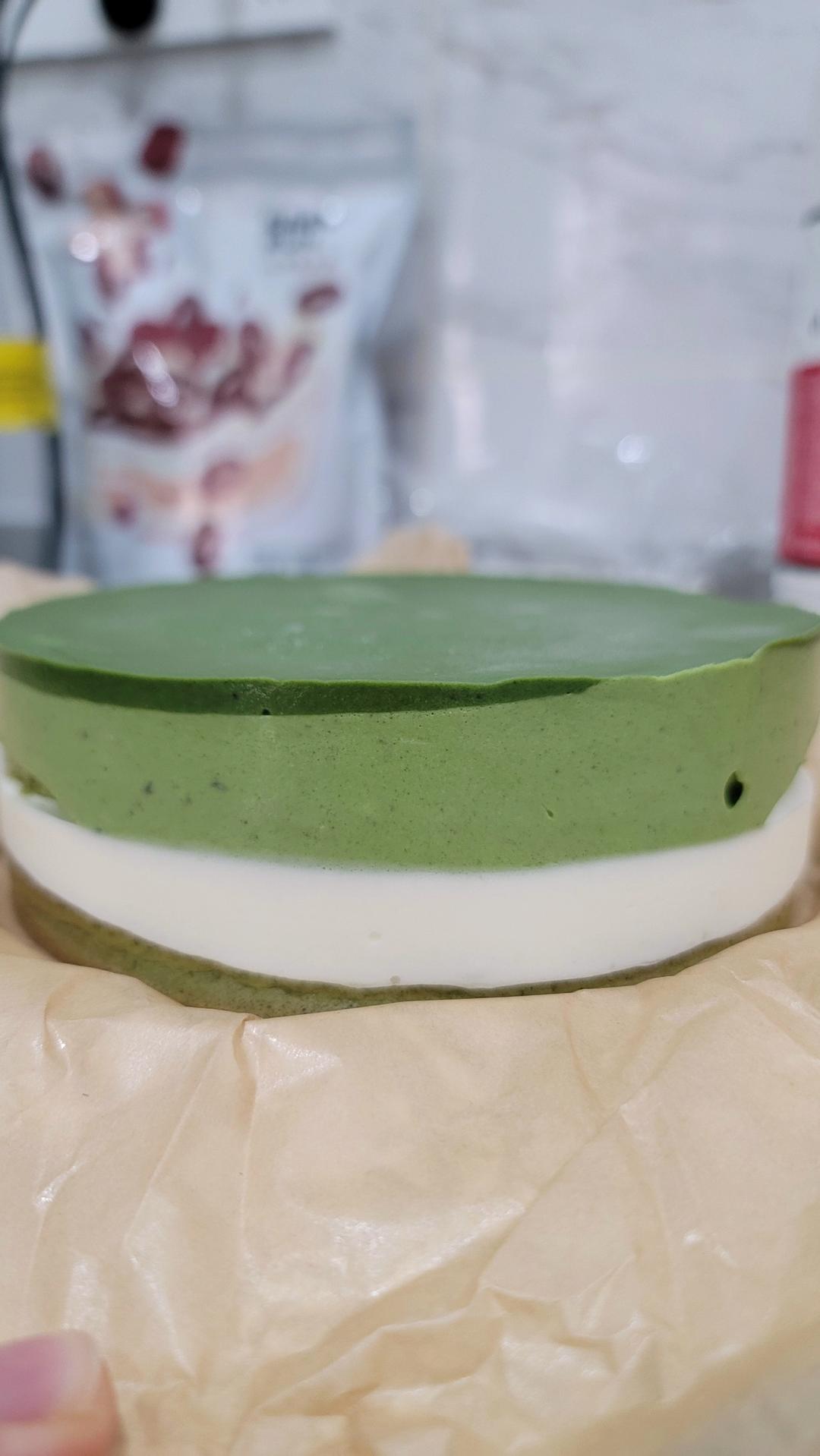 抹茶酸奶慕斯蛋糕