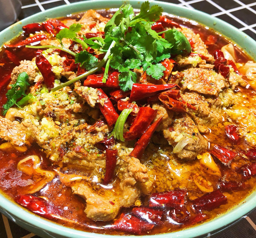 厨师长教你：“水煮肉片”的正宗做法，这味道真的很四川