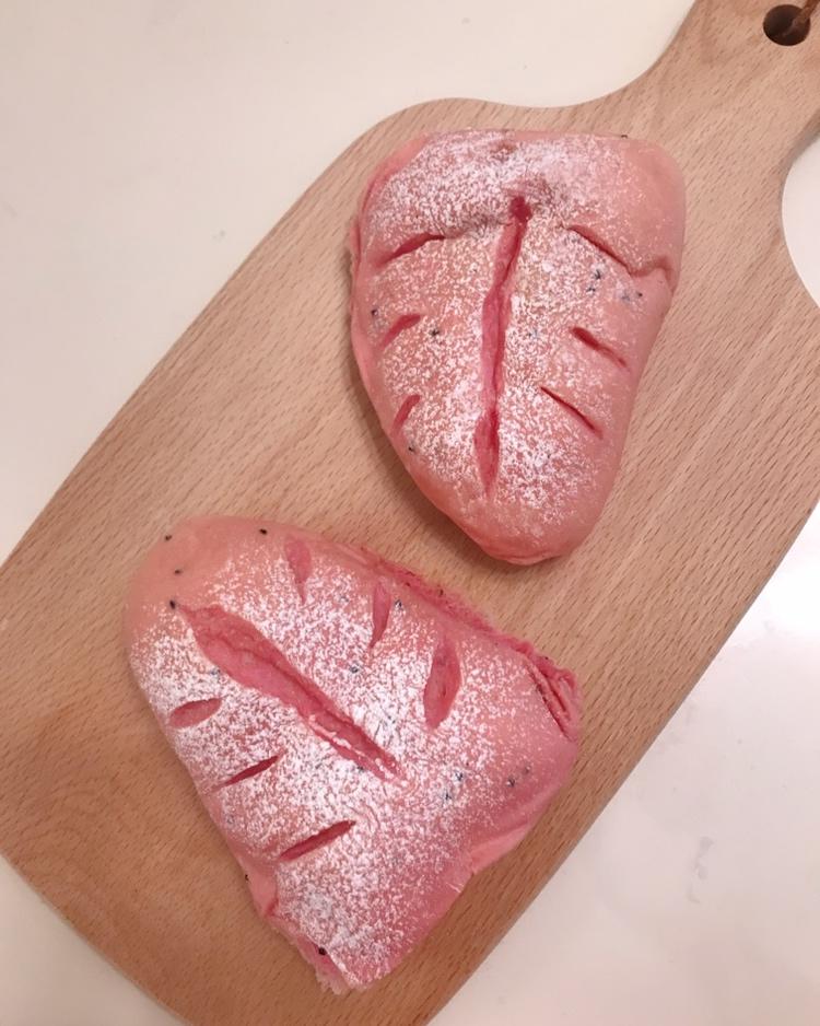火龙果麻薯欧包