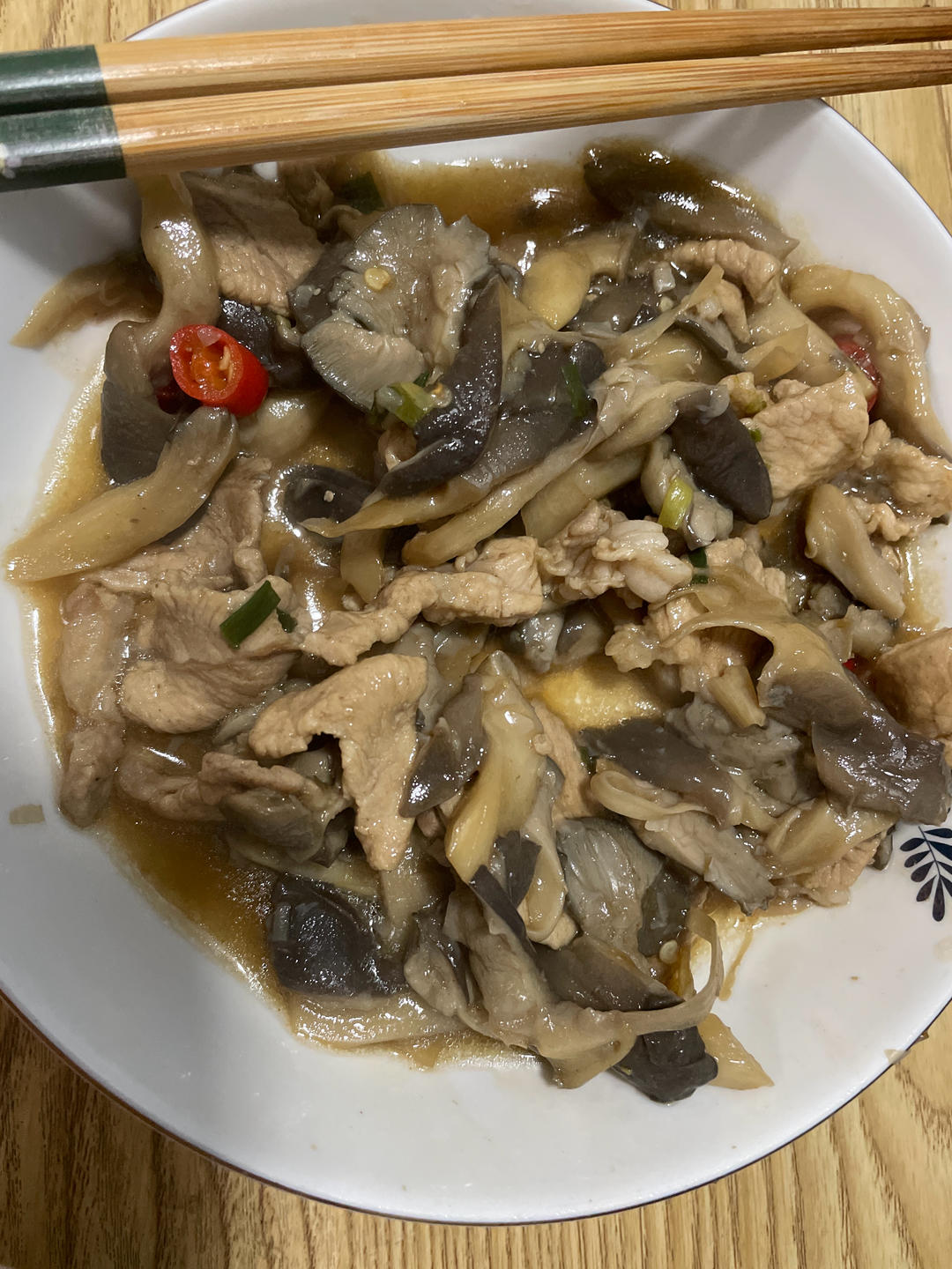 平菇炒肉（鲜香）