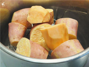 椰香芝士焗红薯的做法 步骤1