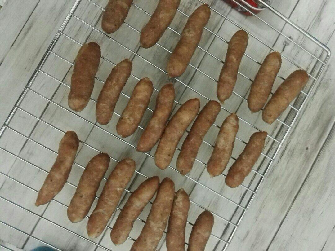 自制黑椒风味脆皮肠--多图详解手工灌肠
