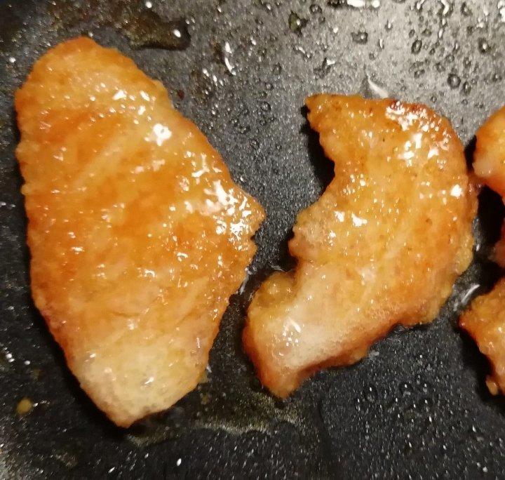黄油煎三文鱼