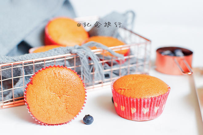 12连原味小嶋海绵蛋糕 蓝莓爆浆蛋糕的做法