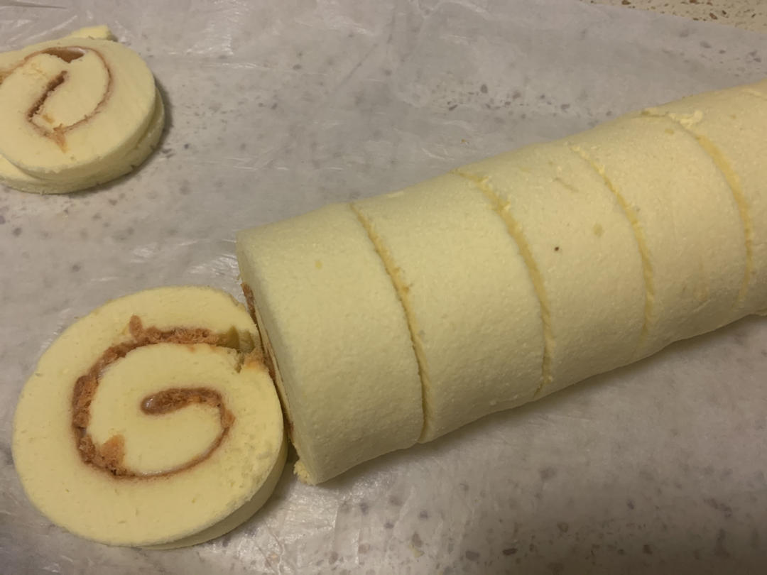 【小高姐】蛋糕卷 技巧分享 卷起容易 不会开裂