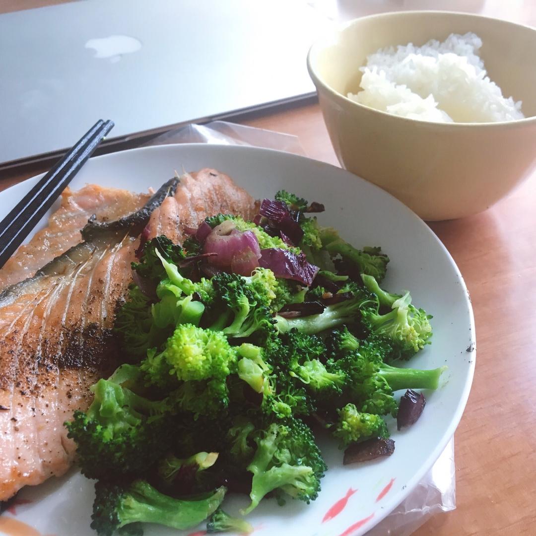 煎三文鱼