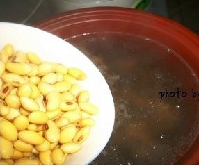 黄豆藜麦排骨汤的做法 步骤5
