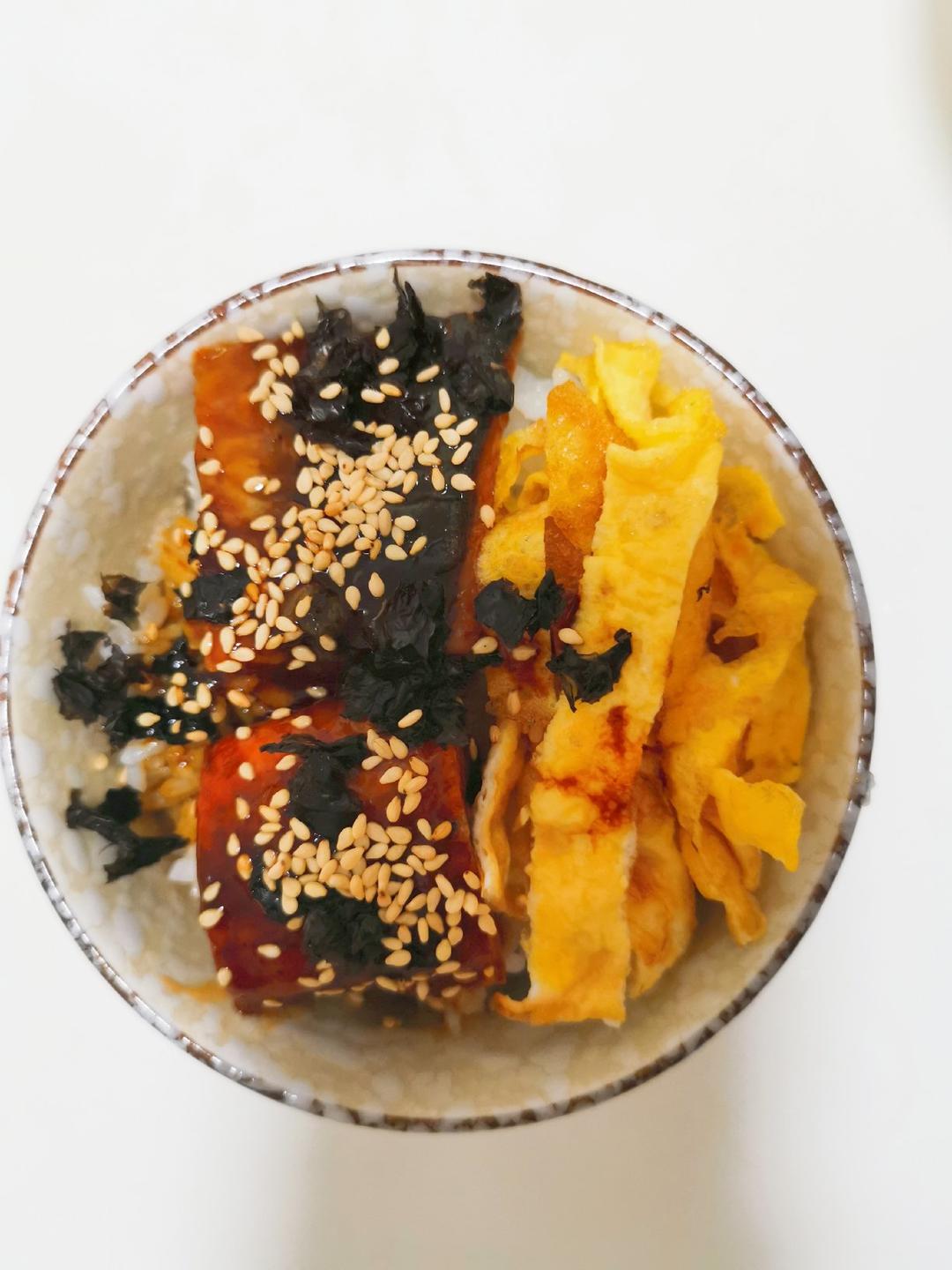 蒲烧鳗鱼饭