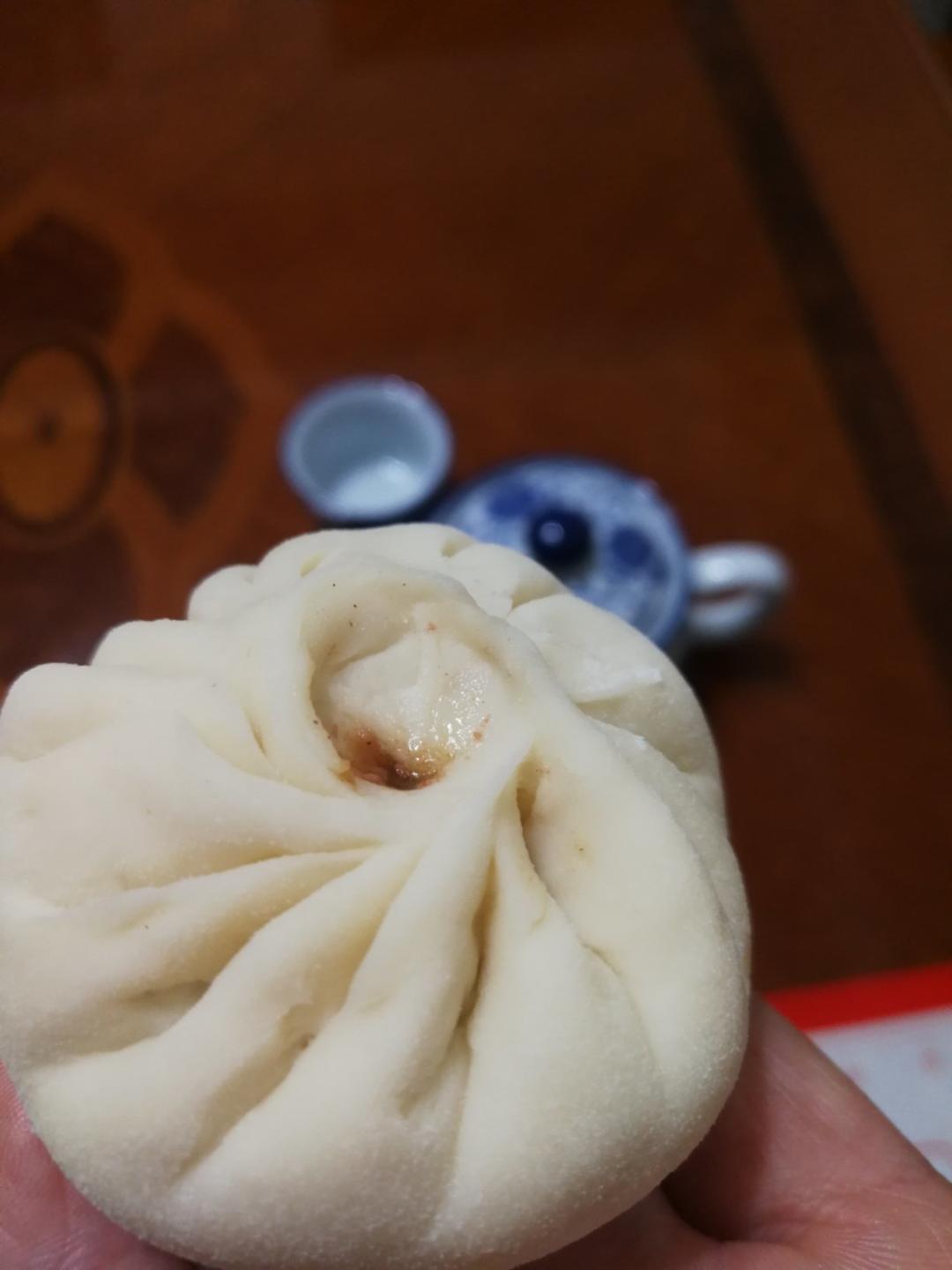 云朵般松软爆浆蜜汁叉烧包