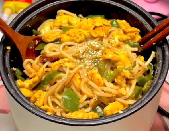 青椒鸡蛋拌面
