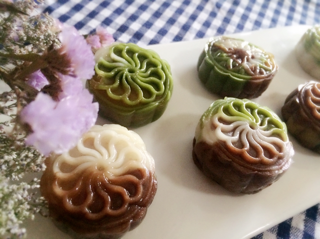 彩色冰皮月饼