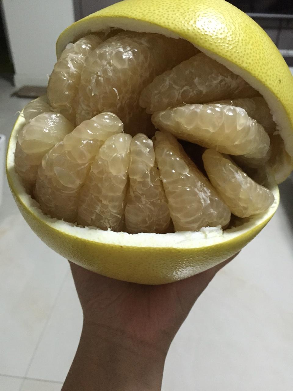 巧剥柚子皮