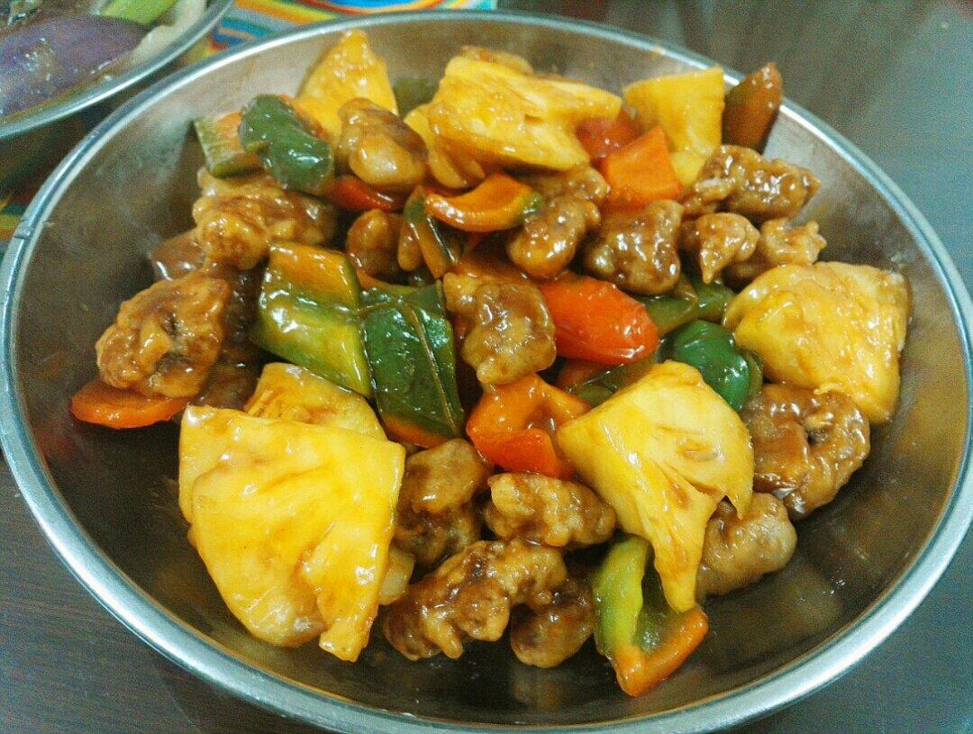 菠萝咕咾肉，咬一口不老的灵魂