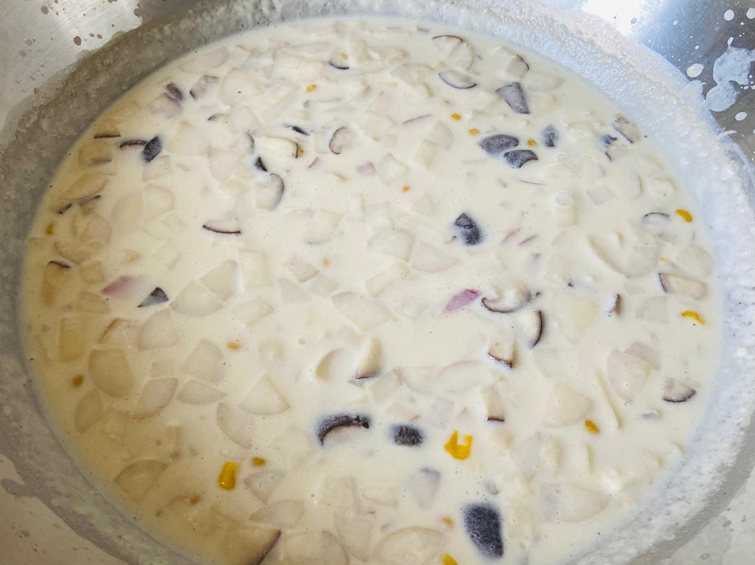 超成功〜奶油蘑菇蛤蜊海鲜汤