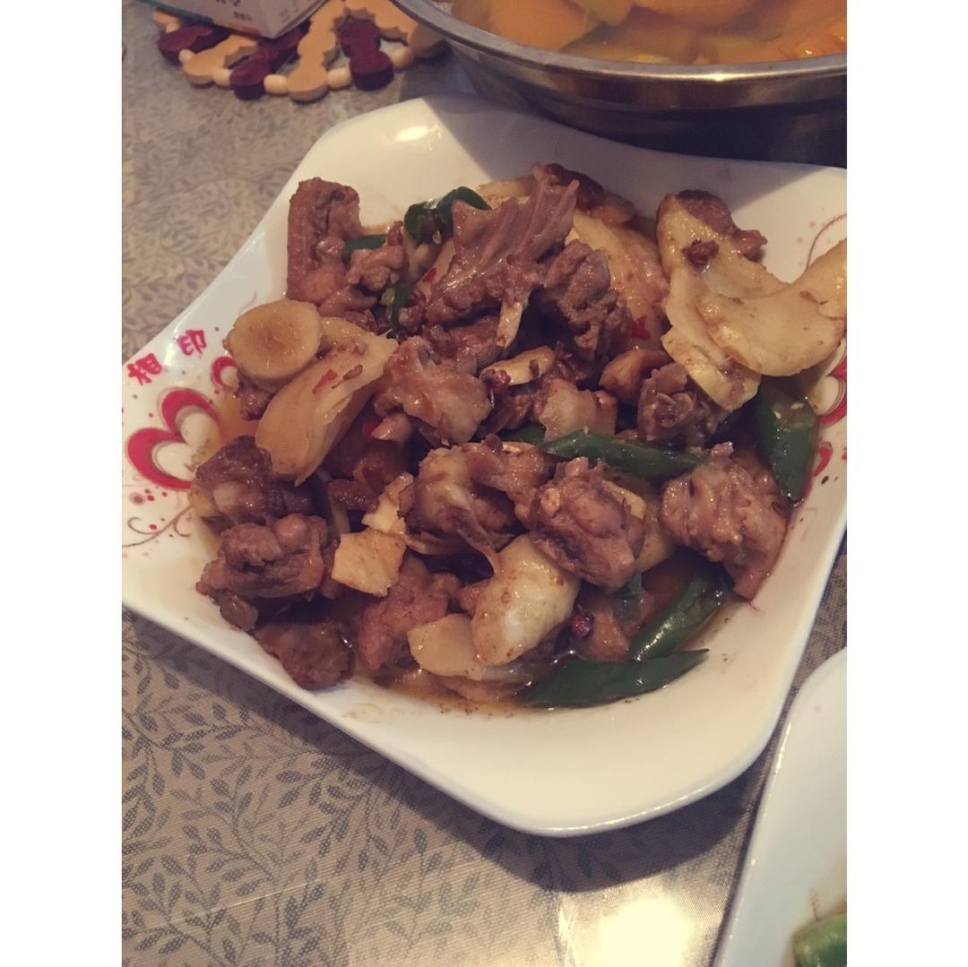 子姜焖鸭煲