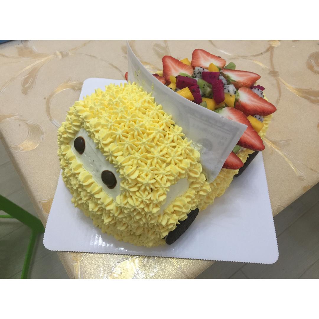 潇o瑶做的六寸立体汽车蛋糕,水果货车版本