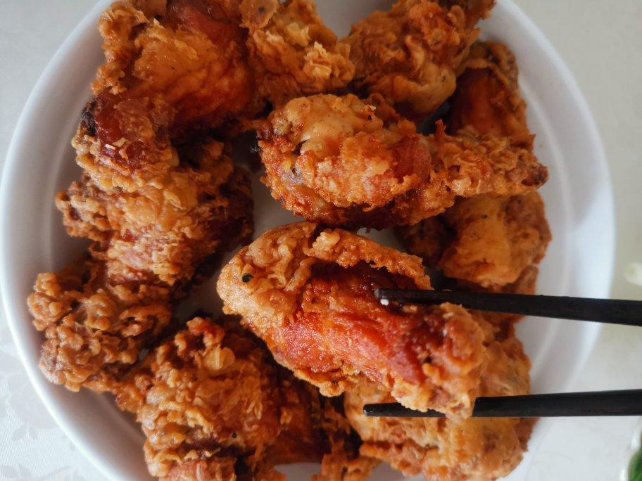 小薇anne做的92秒杀kfc7575蒜香吮指炸鸡翅根