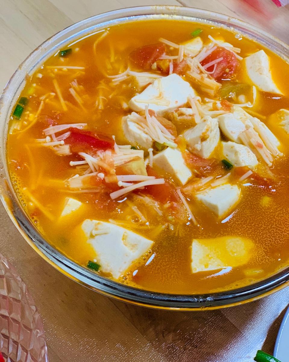 减脂快手菜～番茄金针菇豆腐汤