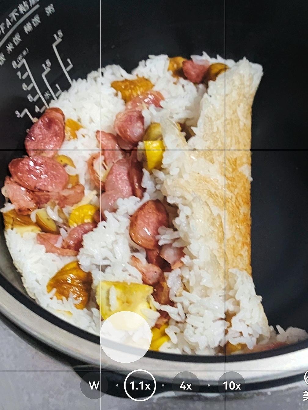 是谁发明的板栗腊肠焖饭，真的太太太好吃了！