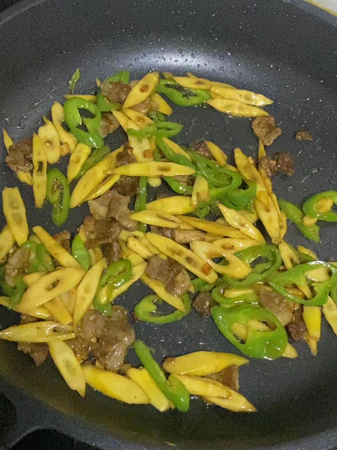 5分钟光盘的竹笋炒五花肉🥰
