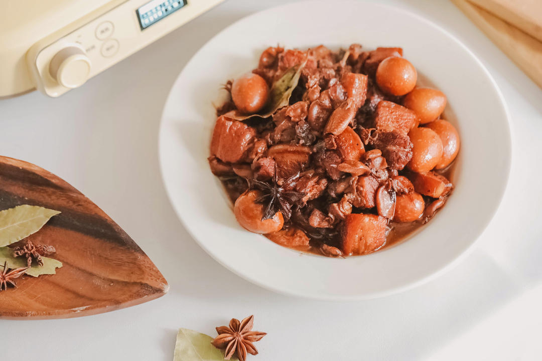 鱿鱼鹌鹑蛋煨花肉