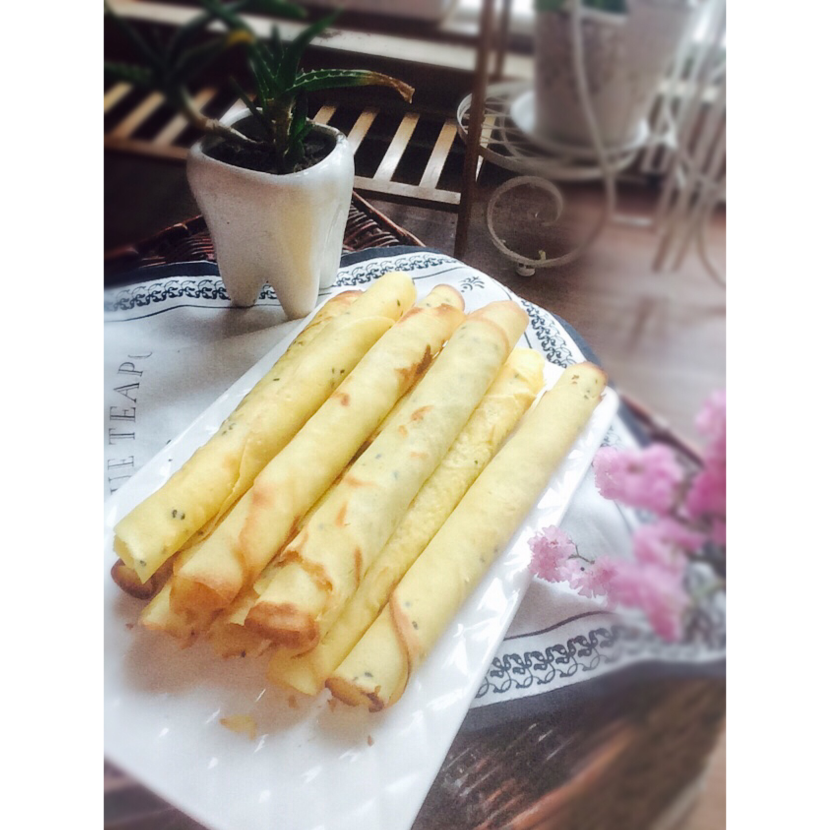 芝麻香酥蛋卷（视频食谱）