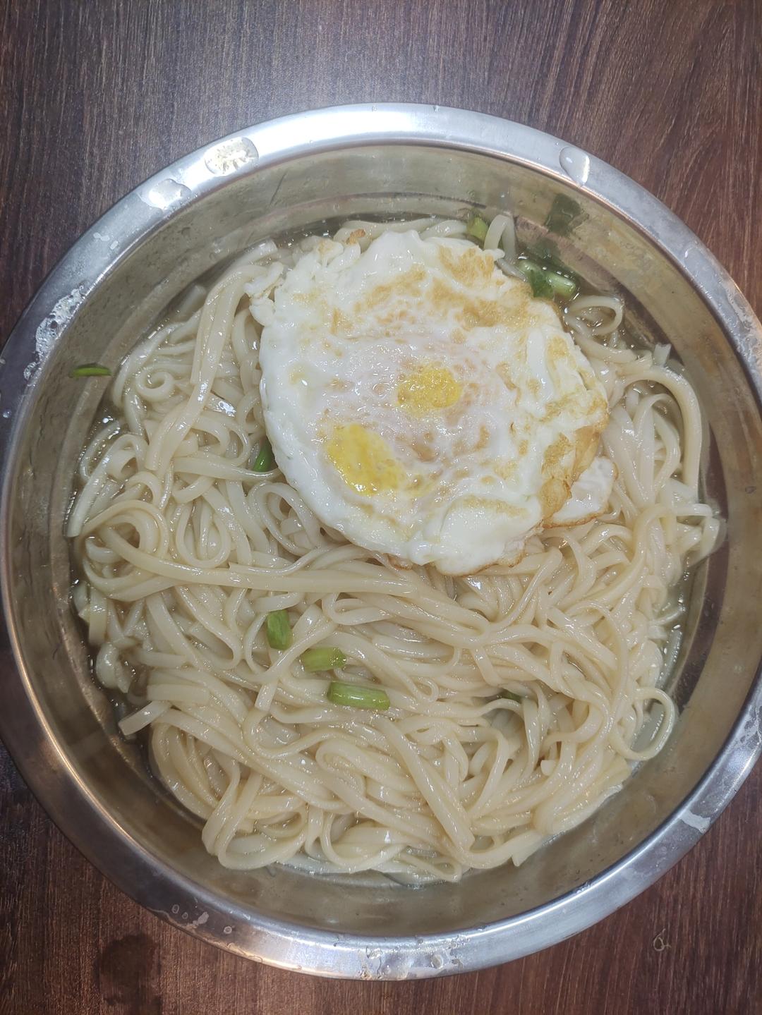 超简单的10分钟做好-热汤面