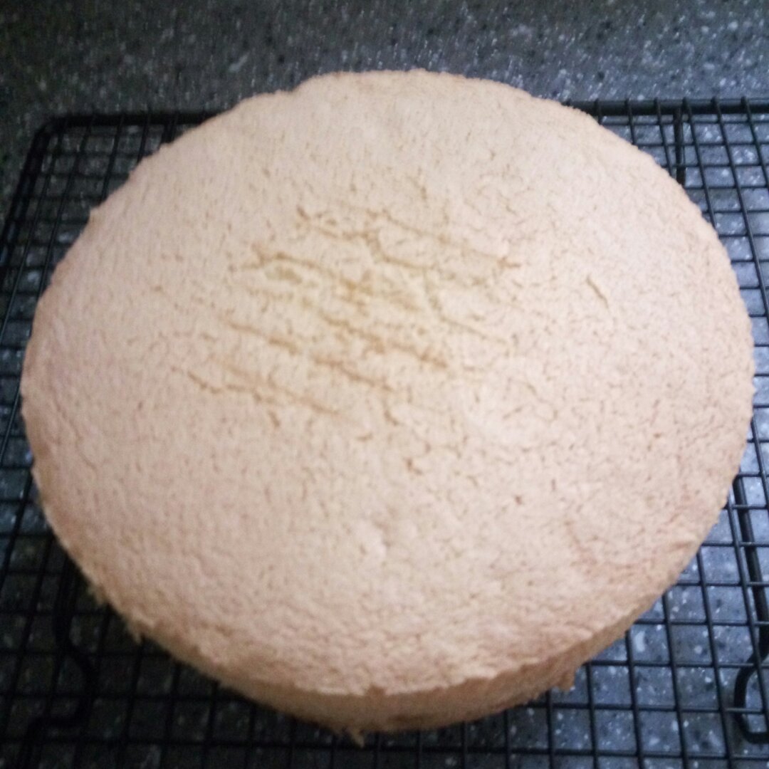 超简单完美戚风蛋糕（6寸2蛋）附打发、翻拌、脱模视频