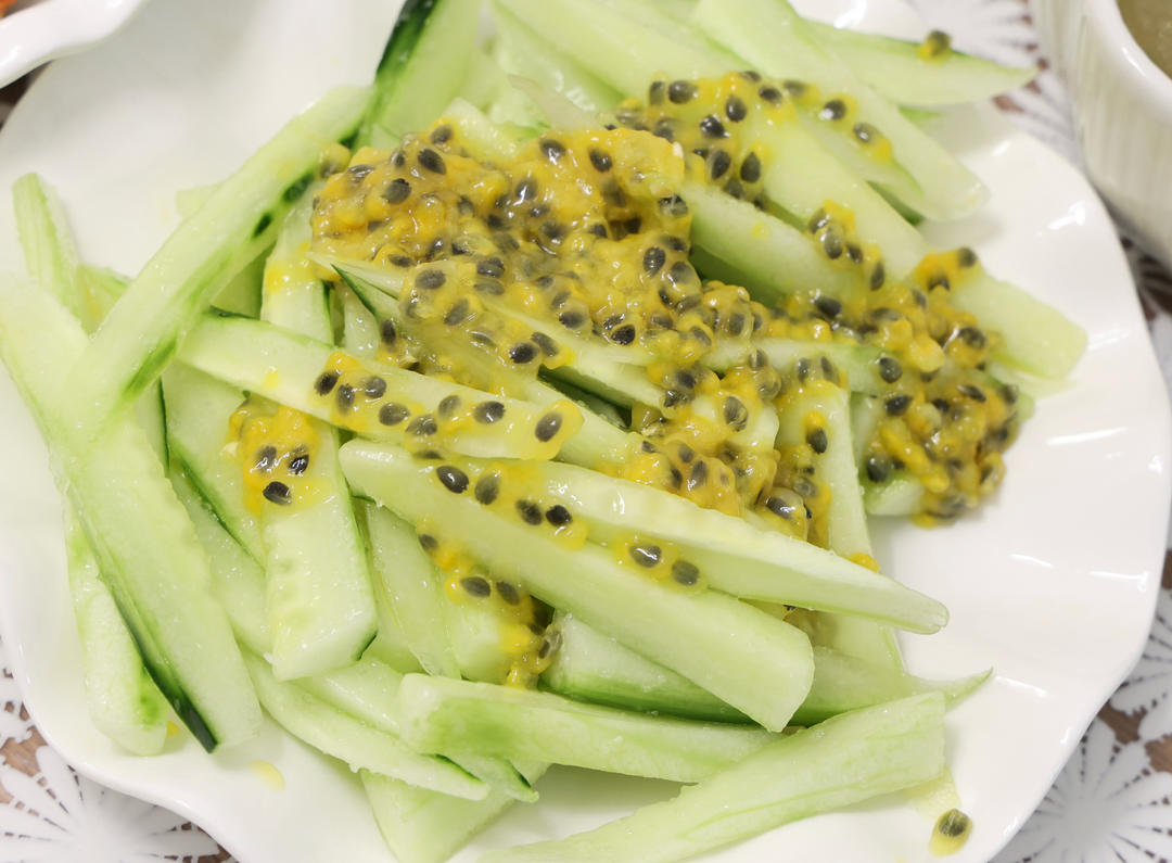 百香果拌黄瓜条