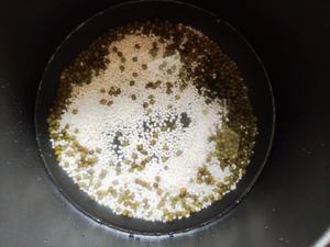 百合绿豆粥的做法 步骤3