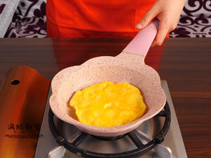 蛋黄紫薯卷的做法 步骤6