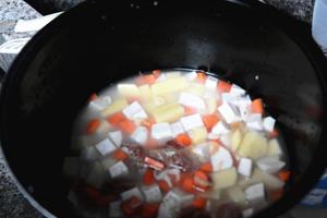 腊肠土豆饭电饭锅版的做法 步骤3