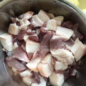 土豆红烧肉 超好吃的做法 步骤1