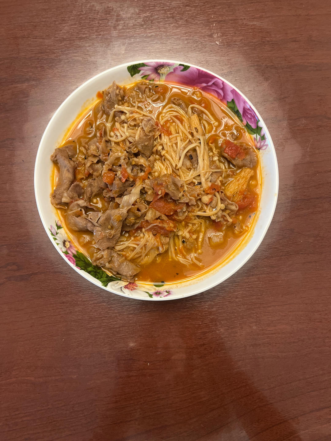 番茄金针菇肥牛(汤浓入味、酸甜适宜)