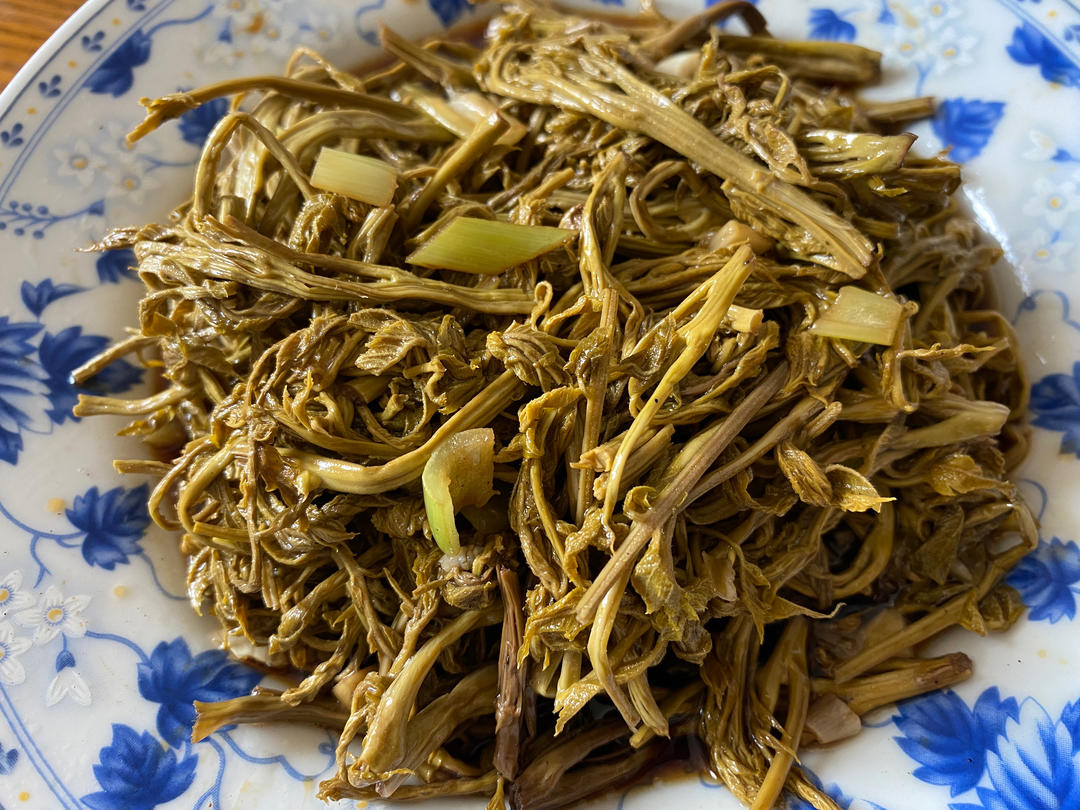 凉拌茉莉芽(木兰芽)