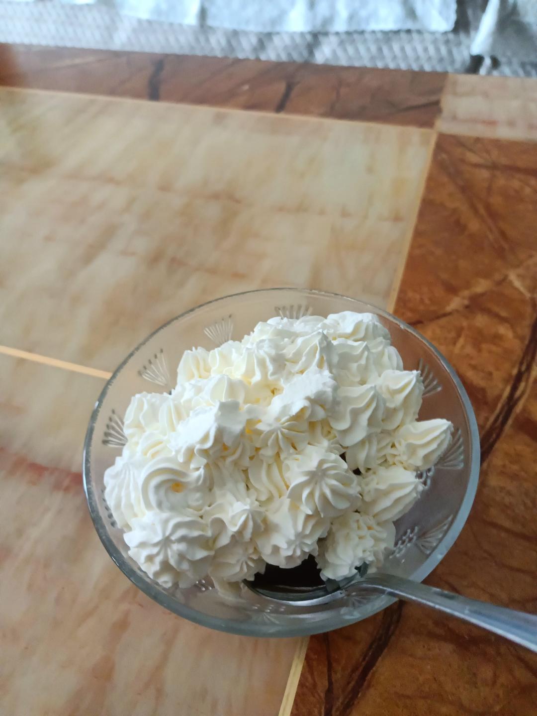 首次打发淡奶油完美胜出（雀巢）