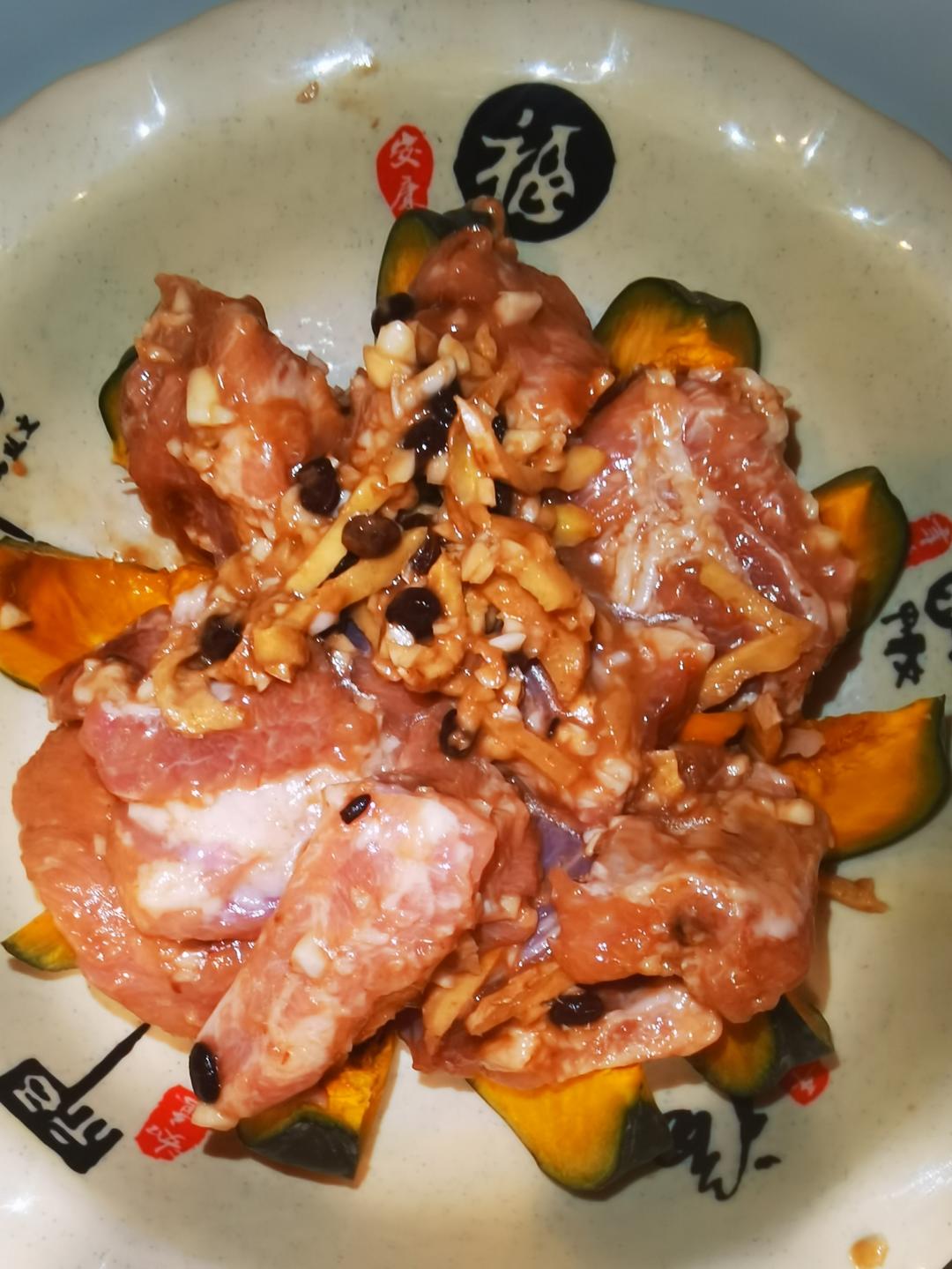 室友说我的豉汁排骨蒸南瓜太惊艳了，于是我