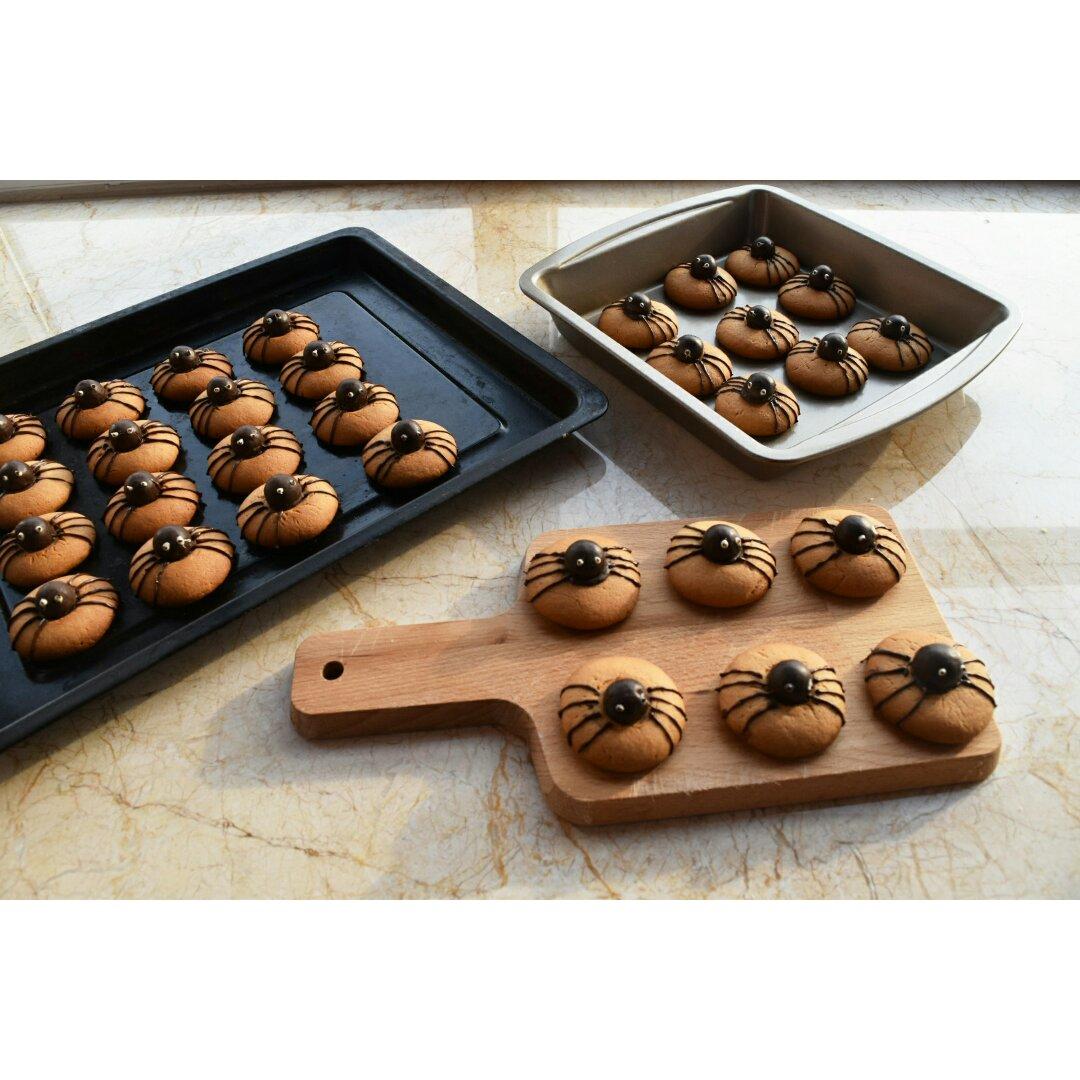 万圣节蜘蛛花生酱曲奇